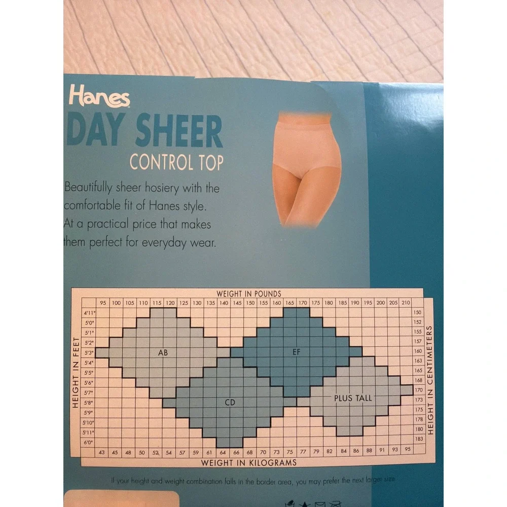 Hanes Day Sheer Control Top Pantyhose 2 Pair Value Pack Sandalfoot Size CD OG098